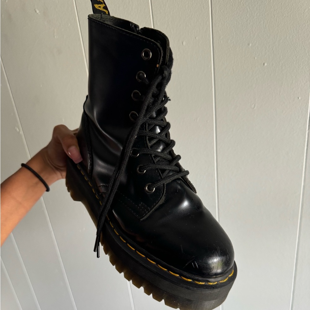 COPY - Dr martens ! Gently used